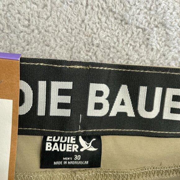 NEW Eddie Bauer Men's Size 30 Rainier 10" Tech Shorts Tan Outdoor Cargo - Picture 3 of 6